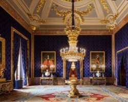 The interior of the palace is worth admiring made The interior of the palace is worth admiring made up of fine materials to show the wealth of Spanish Royals. The palace has over 3000 rooms and six fl